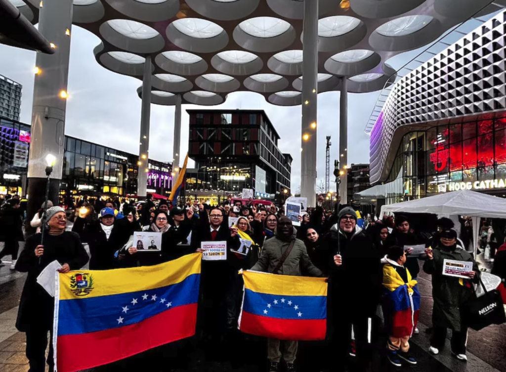 Venezuela libertou 344 presos políticos, diz ONG
