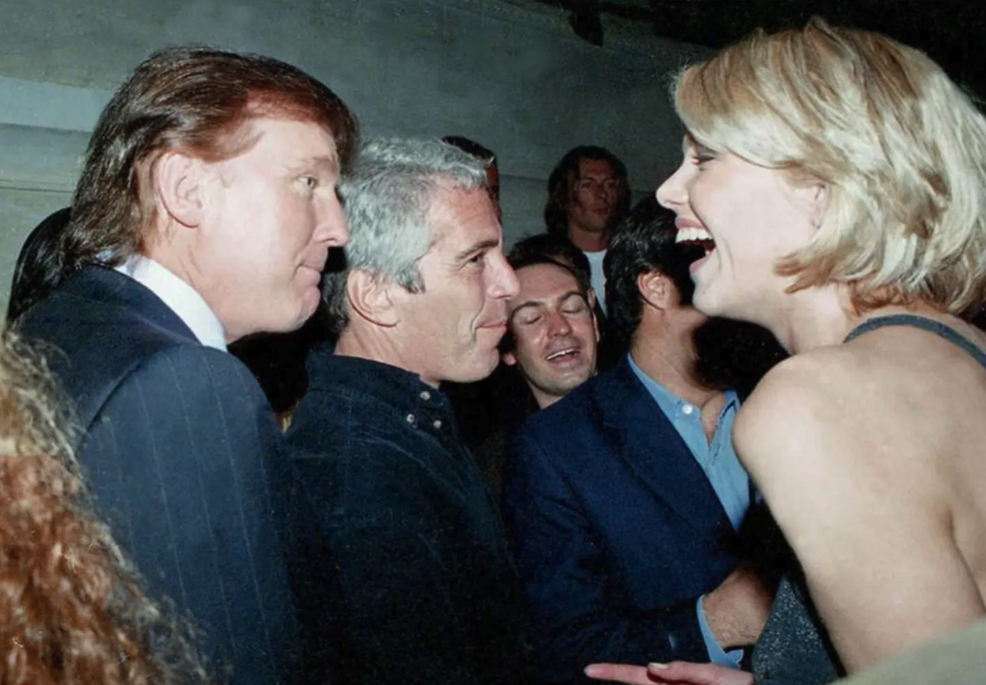 Trump alertou polícia sobre Epstein em 2006, revelam documentos