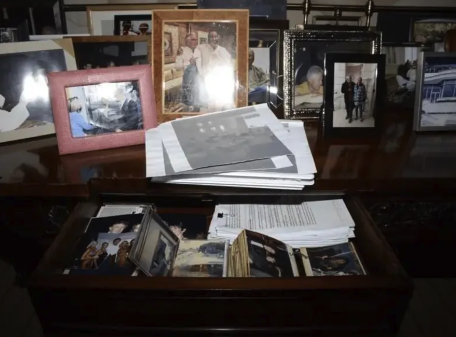 16 arquivos do caso Jeffrey Epstein somem de site oficial