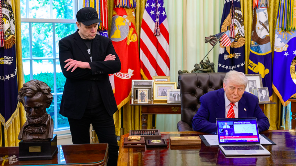 Crusoé: Trump recebe sinal verde para mudar política de vistos