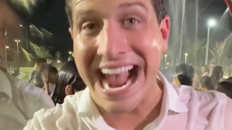 Uma deficiência de João Campos