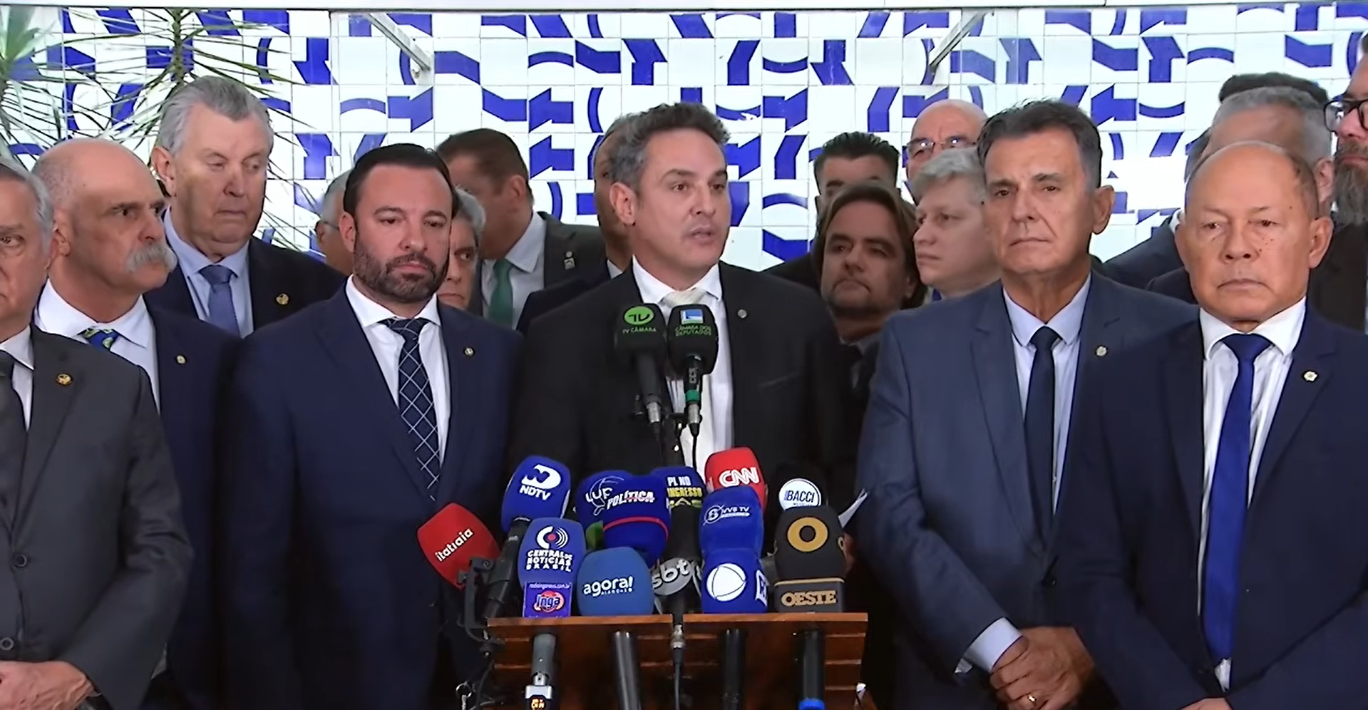 Oposição quer recebimento automático de denúncias contra ministros do STF no Senado