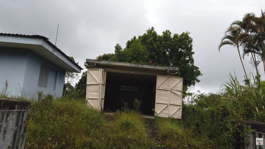 Por que uma vila inteira no Brasil foi abandonada com tudo dentro?
