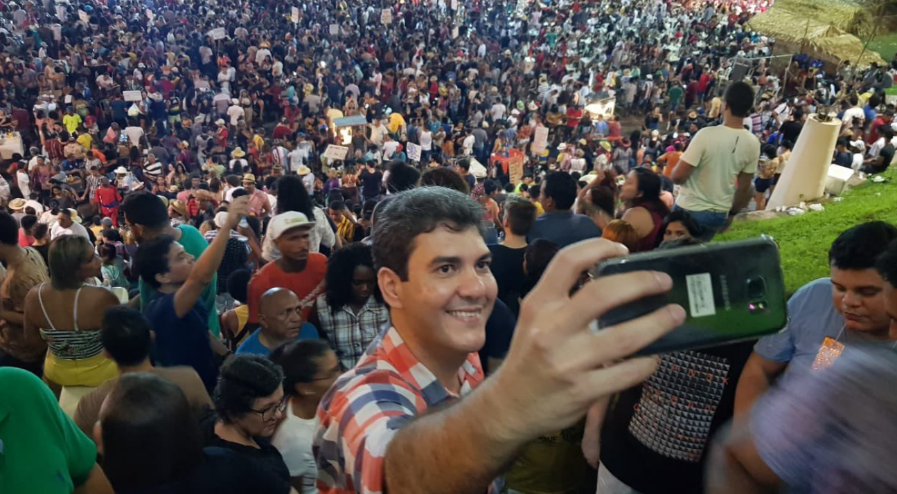 Crusoé: O melhor (e o pior) prefeito de capital, segundo a AtlasIntel