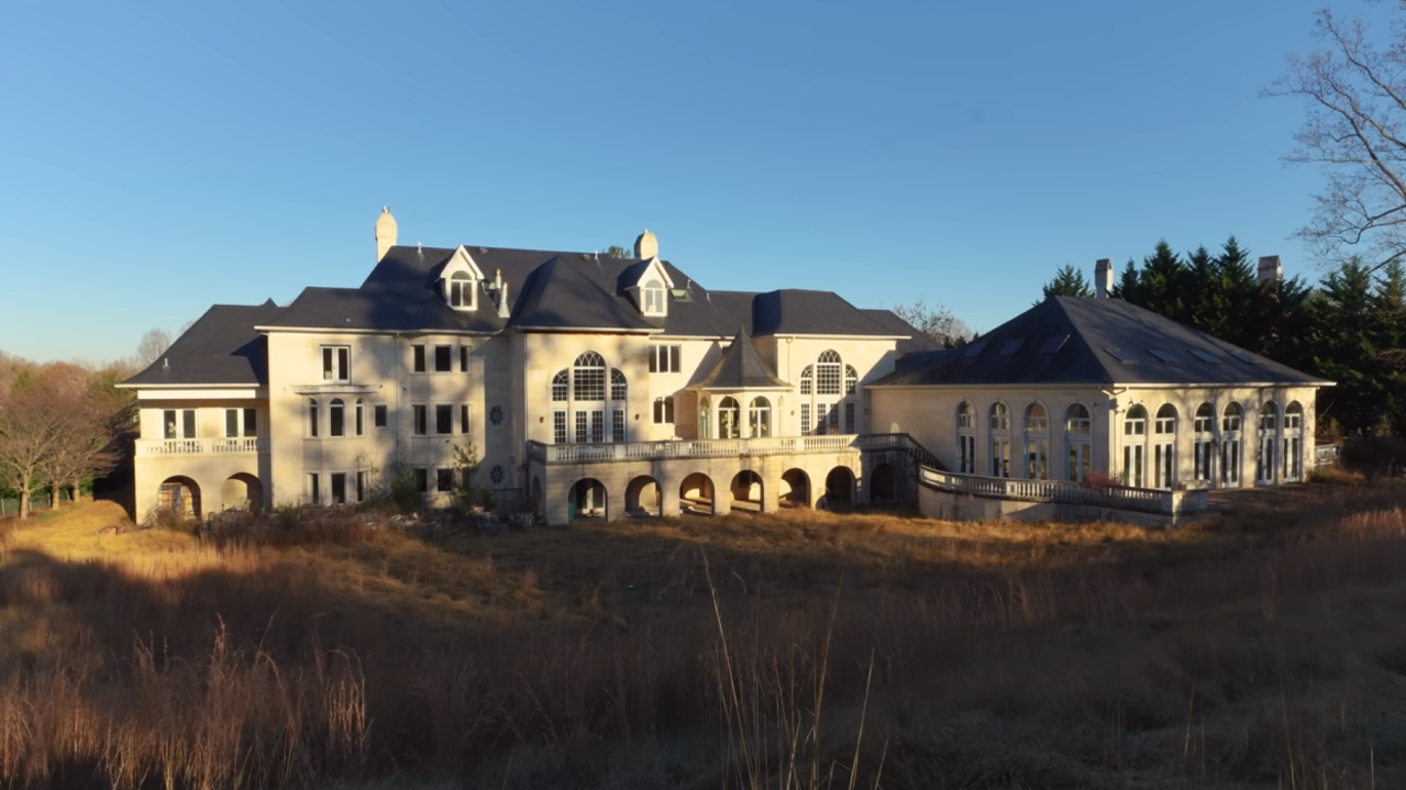 Por dentro da mansão de U$ 10,5 milhões que foi esquecida no tempo