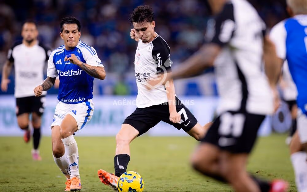 Corinthians é valente, surpreende o Cruzeiro e fica a um empate da final da Copa do Brasil