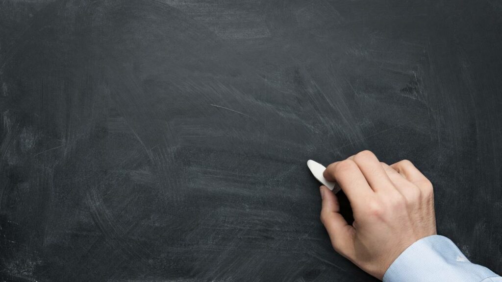 Desejo do professor de 92 anos era reencontrar seus alunos e 100 aparecem em seu jantar “Meus dias estão chegando ao fim e com certeza esse é um dos mais felizes”