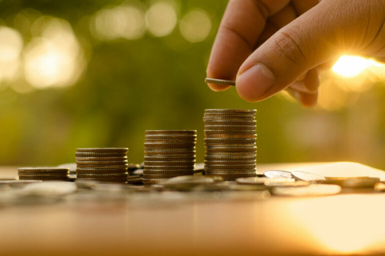 6 simpatias para conquistar prosperidade financeira em 2026
