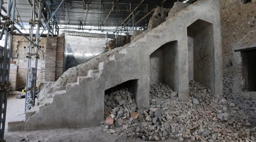 Escada subterrânea que leva à Pompeia perdida é descoberta e revela detalhes sobre a vida privada romana