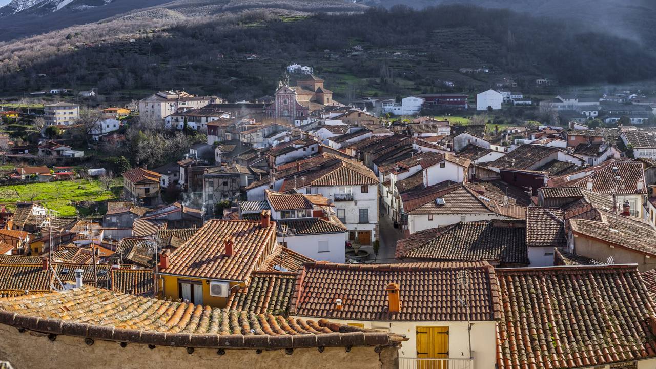 Espanha oferece até € 27.000 para casal morar em vila e facilidade de cidadania espanhola