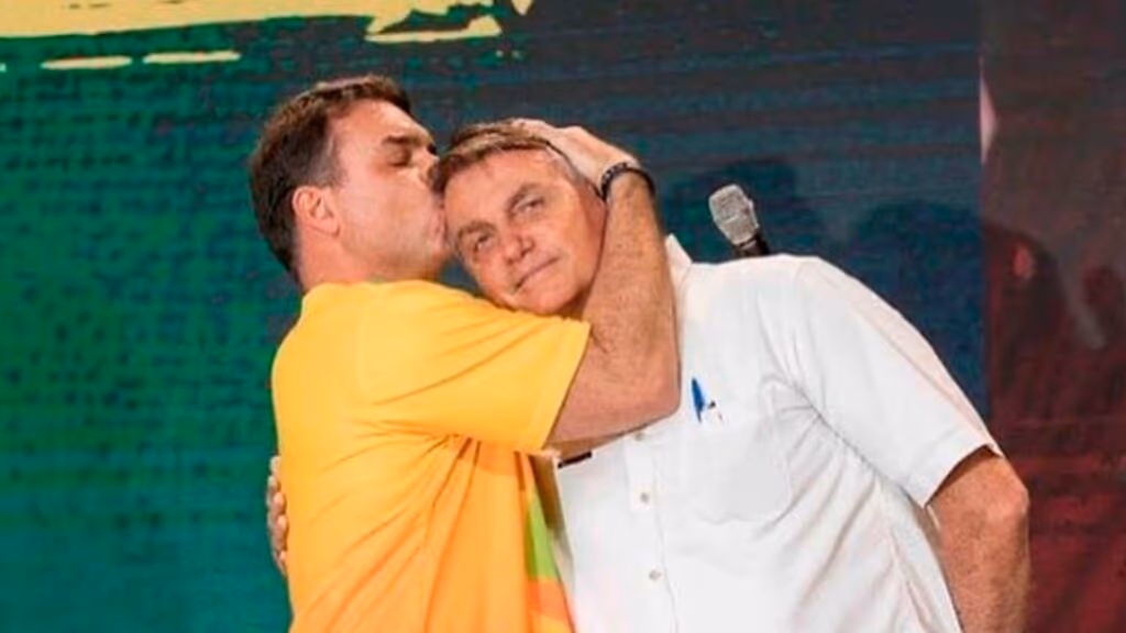 Moraes autoriza visitação permanente de filhos e enteada a Bolsonaro na PF