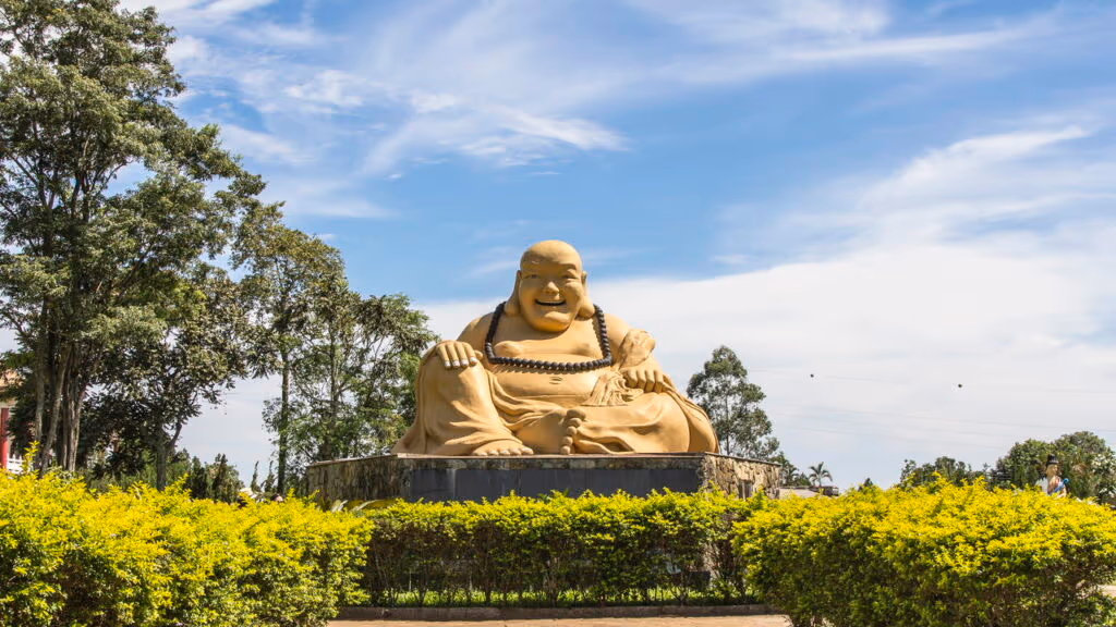 A cidade brasileira que guarda uma das maravilhas mundiais e une três nações na mesma paisagem