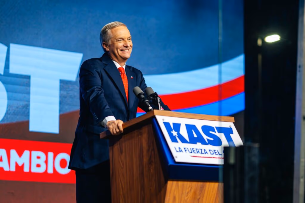 Crusoé: Kast é o político com a imagem mais positiva no Chile, aponta pesquisa