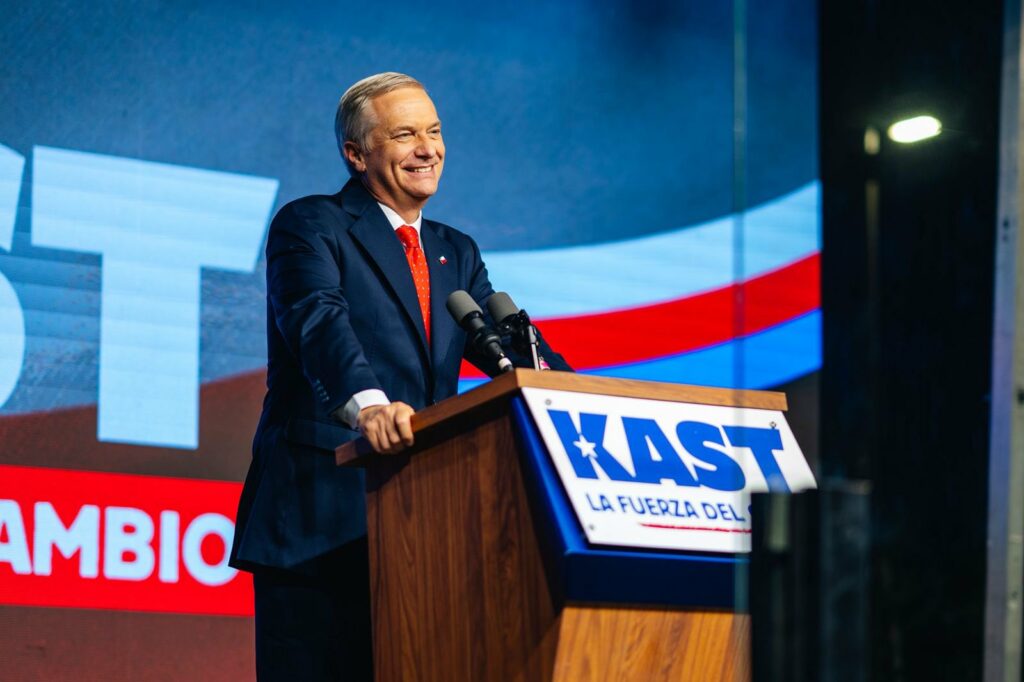 Crusoé: Kast é o político com a imagem mais positiva no Chile, aponta pesquisa