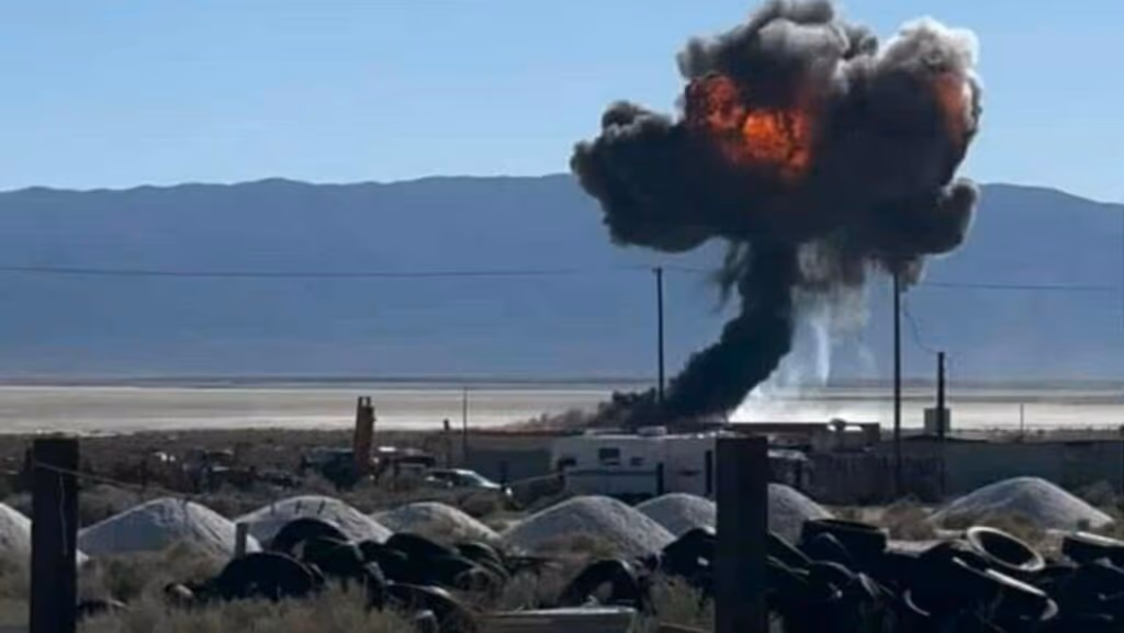 Caça Thunderbirds dos Estados Unidos explode após acidente