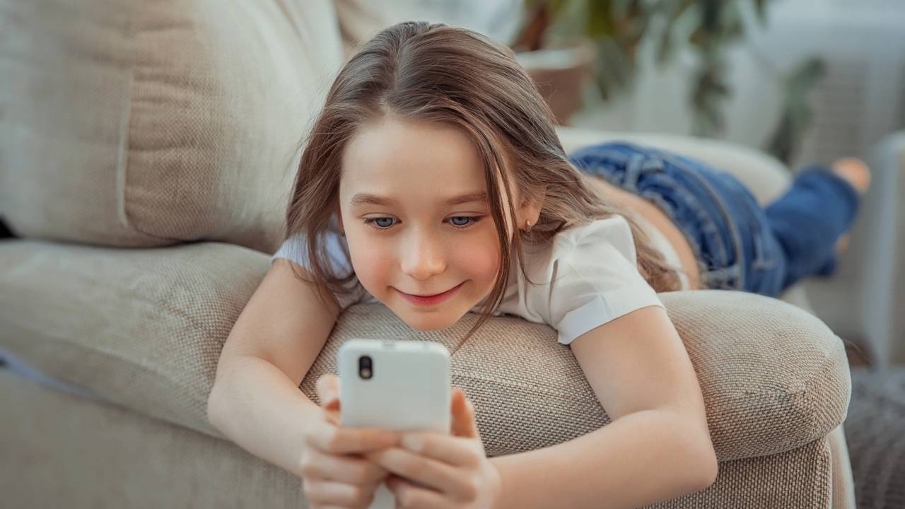 Governo proíbe redes sociais para menores de 16 anos