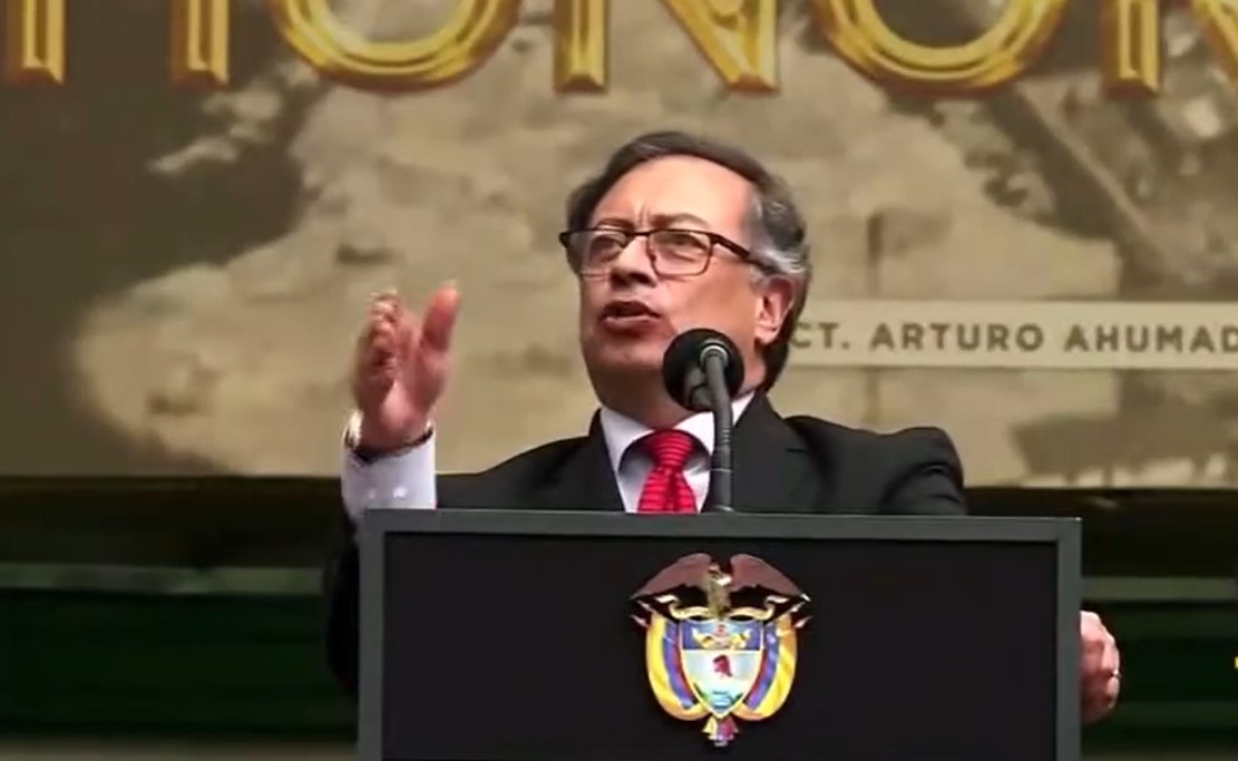 Crusoé: Governo Boric protesta após Petro chamar Kast de “nazista”