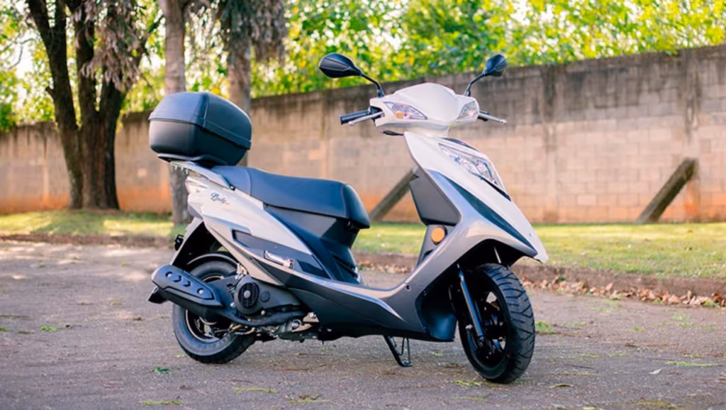 Com consumo de até 45 km/l, a Haojue Lindy 125 vira aposta certa para quem roda na cidade