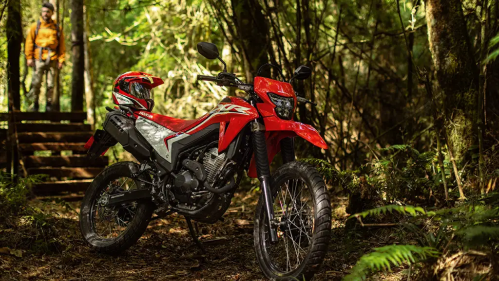 Nova Honda Tornado 300 é trail de verdade ou só pose de off-road urbano?