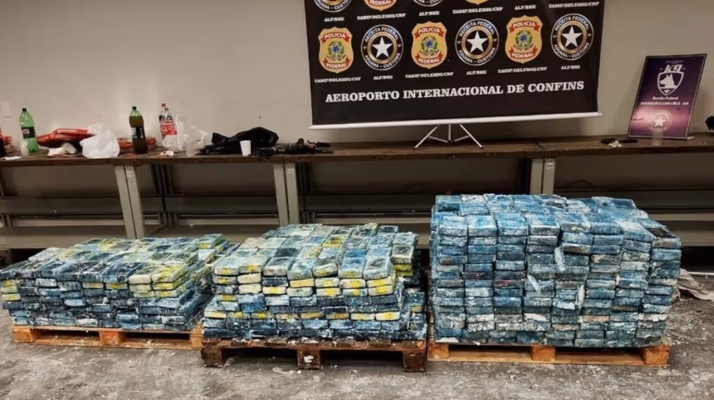 PF e Receita desmontam esquema com 1,2 tonelada de cocaína em Confins