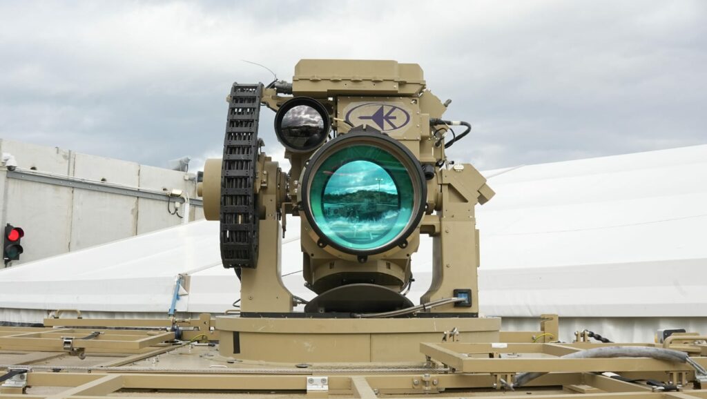 Israel apresenta o “Iron Beam”, o primeiro escudo laser operacional capaz de interceptar mísseis e drones