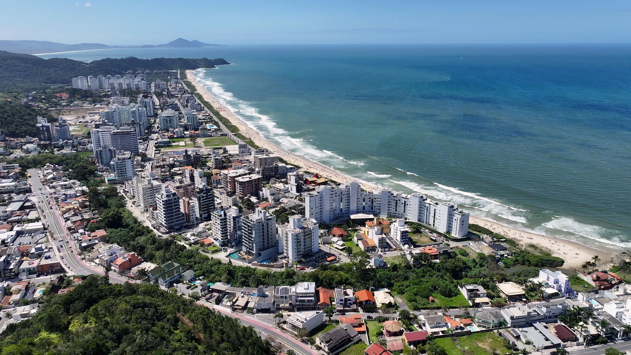 A cidade praiana que se tornou referência em qualidade de vida e belezas naturais