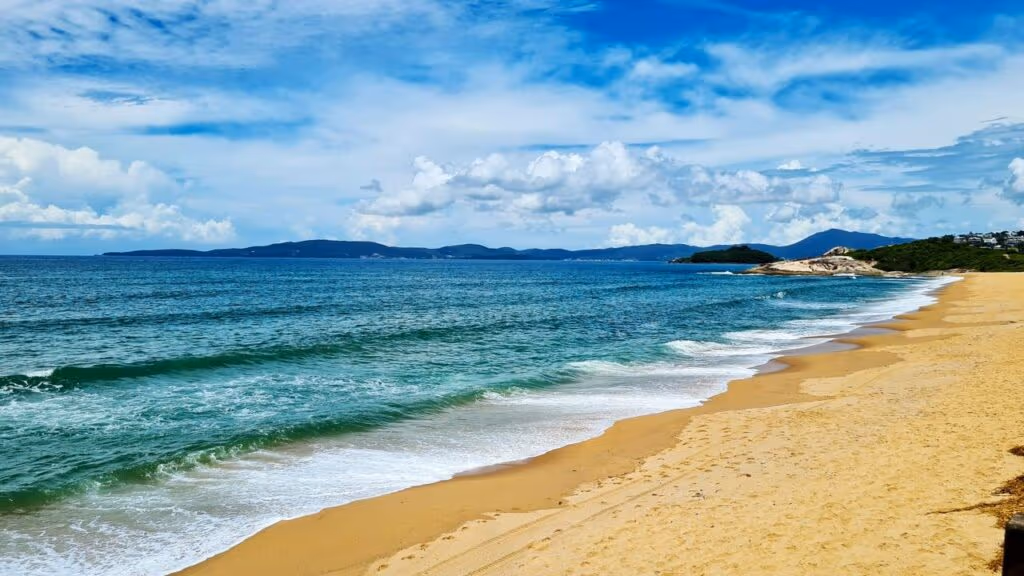 Essa cidade do litoral virou o paraíso de quem busca qualidade de vida perto do mar