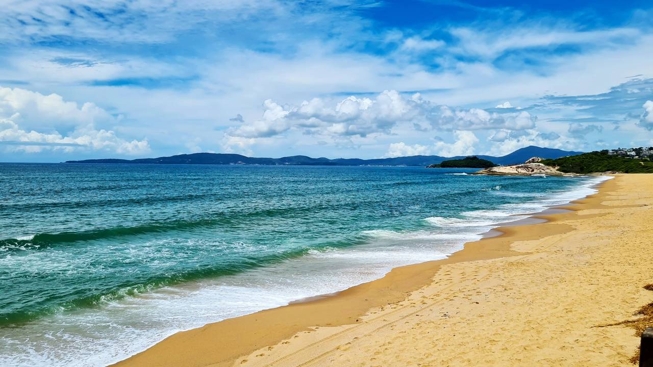 Essa cidade do litoral virou o paraíso de quem busca qualidade de vida perto do mar