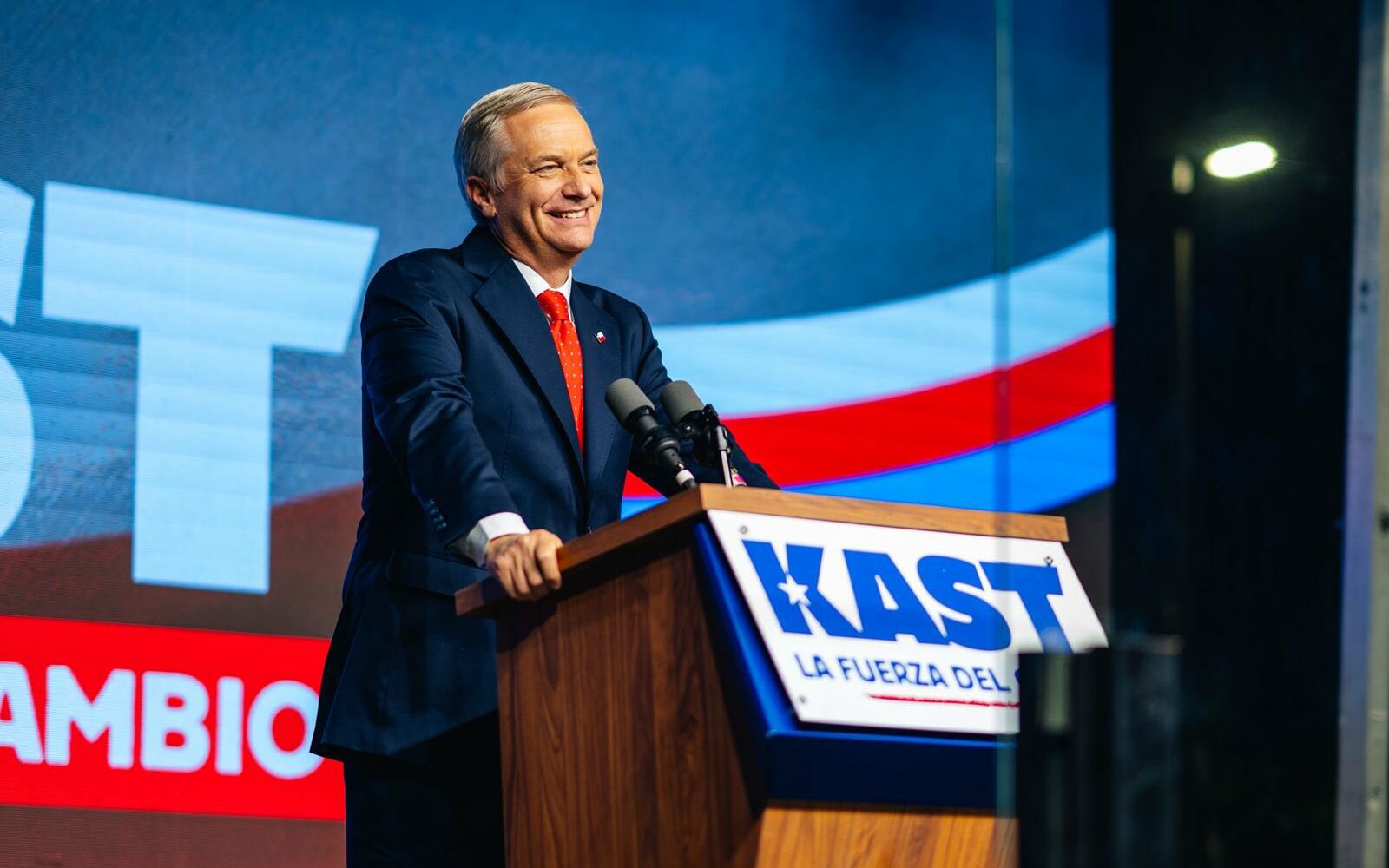 Lula cumprimenta Kast por vitória no Chile