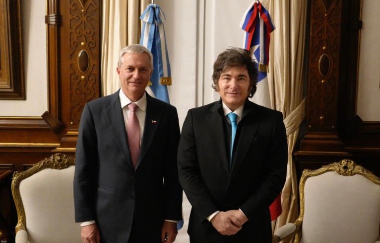 Crusoé: Vem aí a dupla Milei e Kast