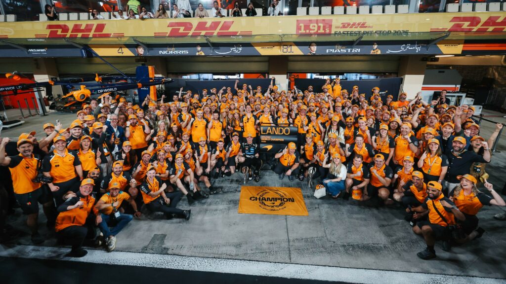 Lando Norris campeão em corrida de decepções