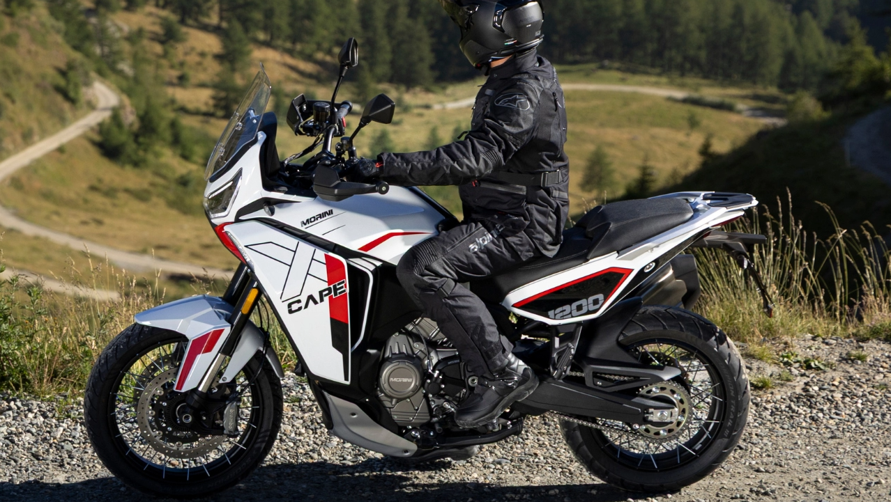 Uma big trail de 1200 cc chega prometendo mais força e menos paradas