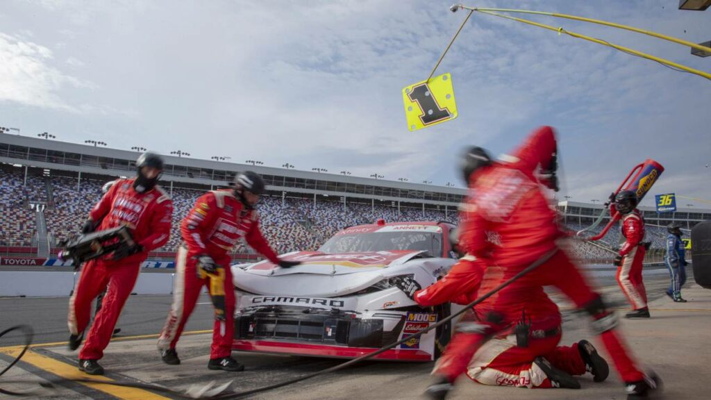 Morre com apenas 39 ex-piloto da Nascar, Michael Annett