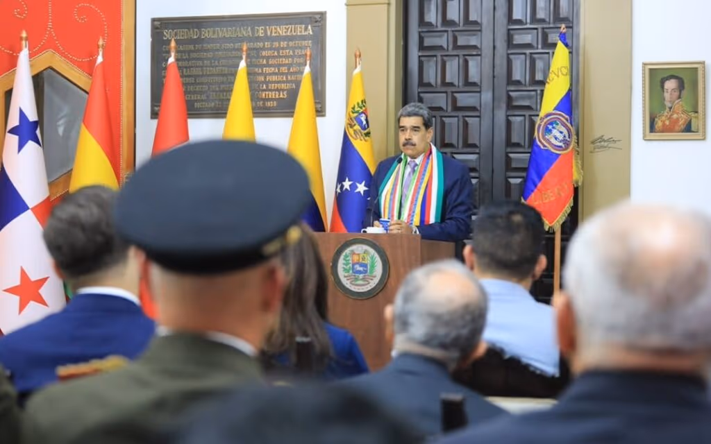 Crusoé: Maduro convoca militares da Colômbia contra EUA
