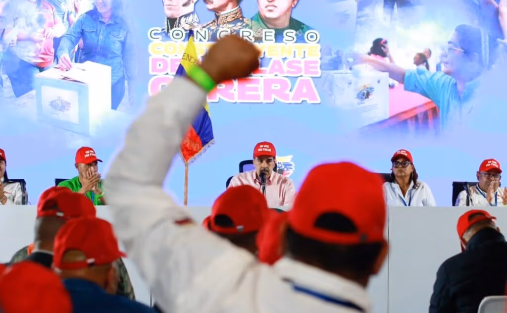 Crusoé: Maduro anuncia reforma constitucional