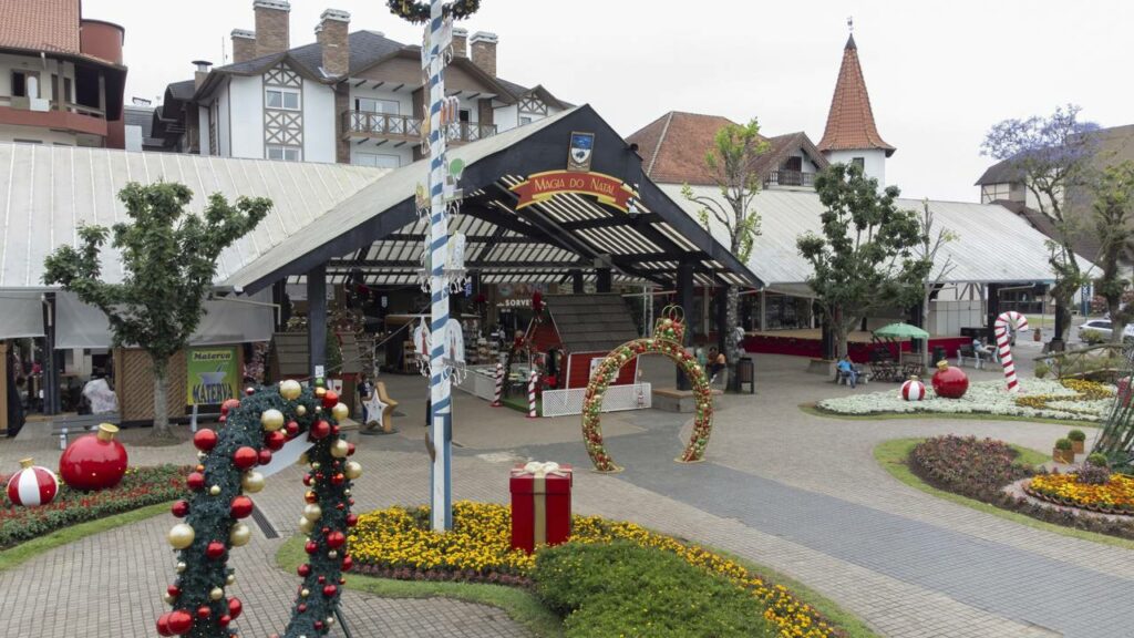 Esse pedacinho da Alemanha no Brasil encanta com labirinto de flores, clima europeu e comida colonial