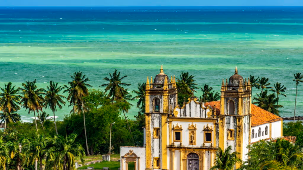 Essa joia do Nordeste guarda um altar de ouro puro em uma arquitetura que faz o turista se sentir na Europa