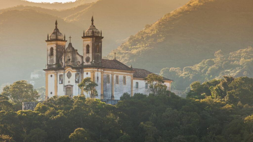 A cidade mineira que parece um museu vivo e guarda a história mais impressionante do Brasil