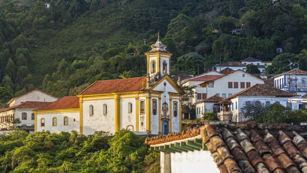 A cidade mineira que parece um museu vivo e guarda a história mais impressionante do Brasil