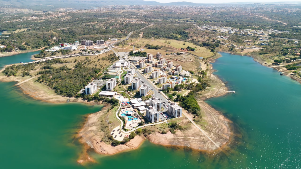 Os destinos perfeitos para quem quer viajar em família e conhecer paisagens de outro mundo