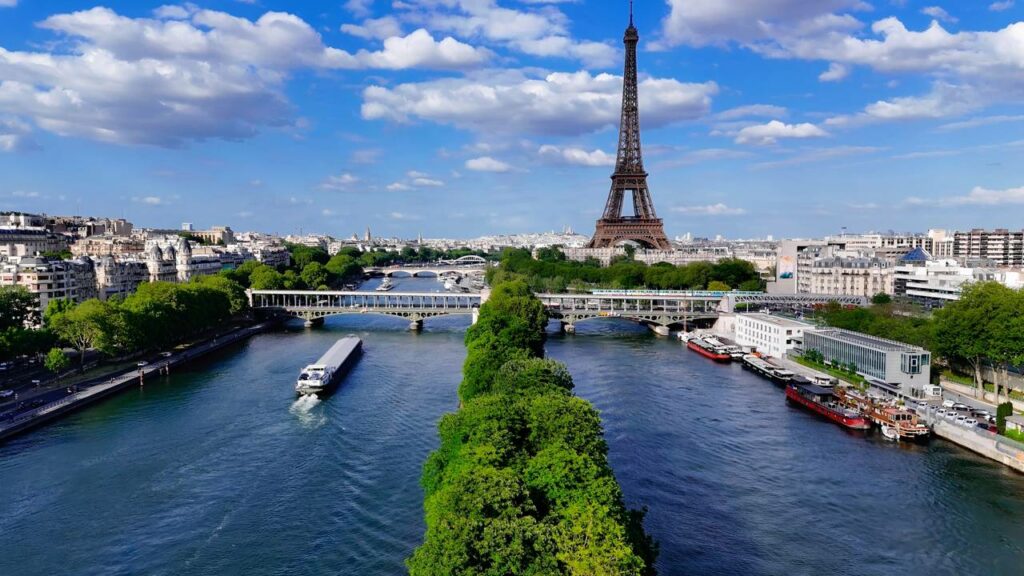 A cidade mais romântica do mundo continua sendo o sonho máximo dos viajantes brasileiros