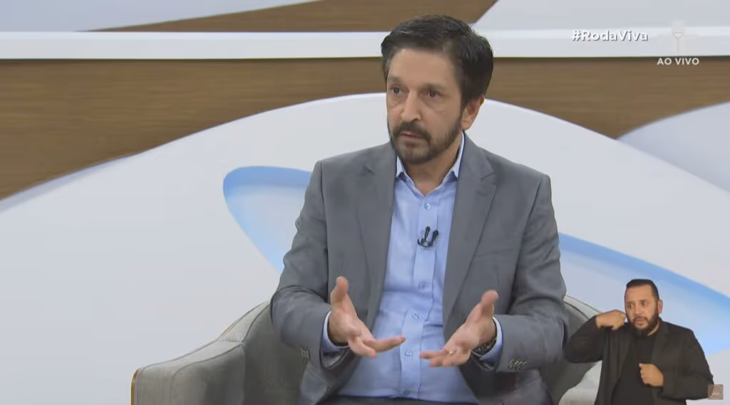 “Torço para que ele consiga”, diz Nunes sobre Flávio Bolsonaro