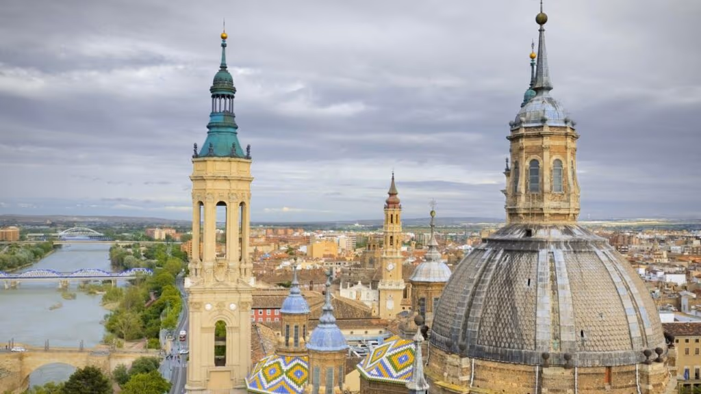 Turista percorre a Espanha de ponta a ponta e revela cidade inesperada para qual sempre retorna: “Eterno apaixonado”