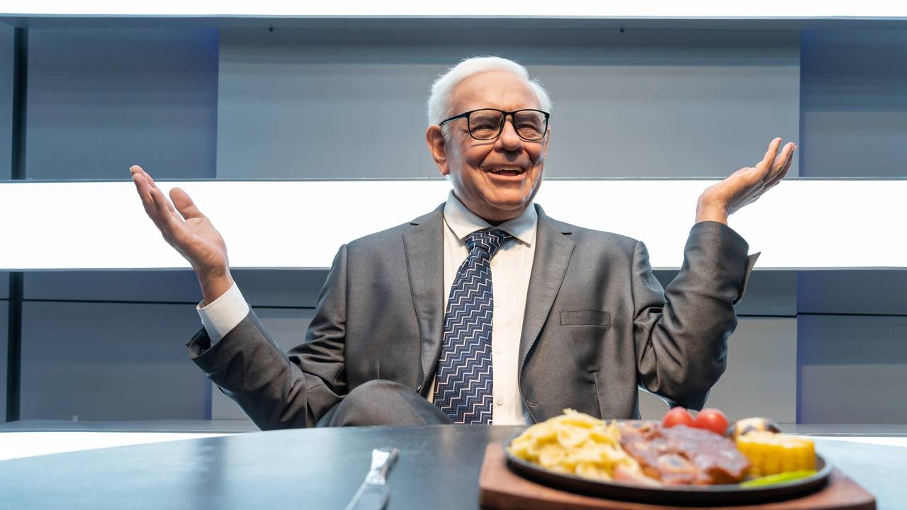 Warren Buffett gostava de presentear sua família com U$ 10 mil todo Natal, até perceber que estavam gastando rápido demais