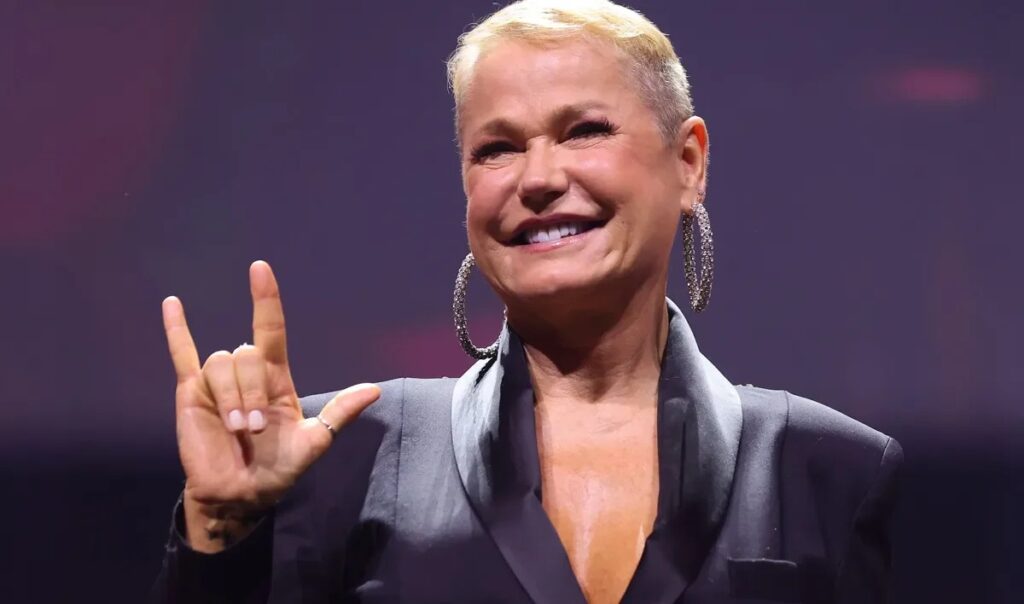 Apresentadora Xuxa passa por cirurgia na coluna