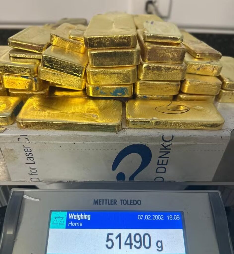 PF intercepta avião com 51 kg de ouro avaliados em mais de R$ 37 milhões em Boa Vista