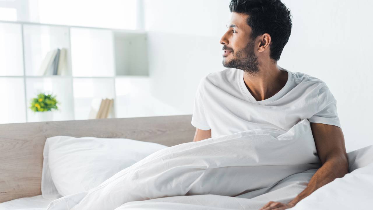 Esse hábito simples ao acordar pode mudar seu humor o dia inteiro