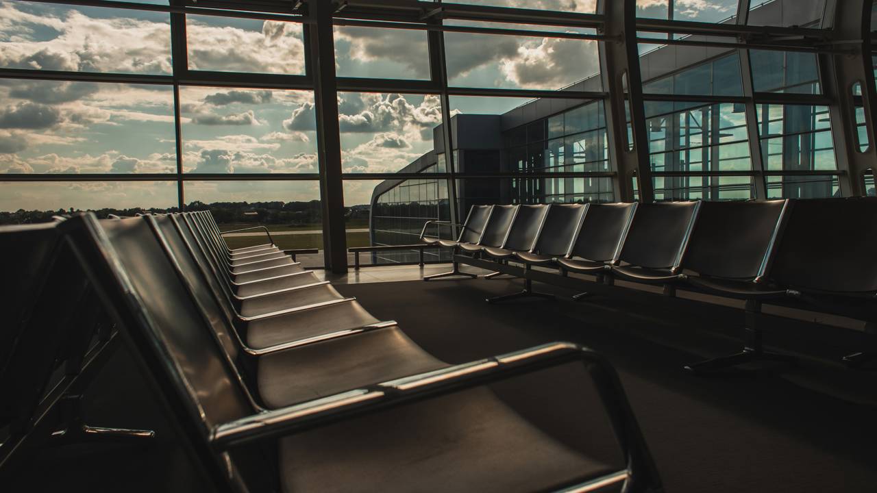 China constrói o maior aeroporto do mundo em ilha artificial e desafia a engenharia e a natureza