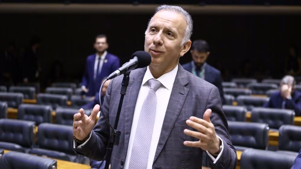 Líder da maioria será relator de projeto para reduzir benefícios tributários