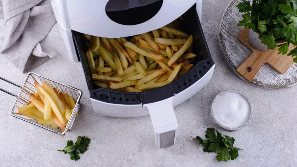 Comer alimentos feitos na Air Fryer deixa tudo mais saudável mesmo?